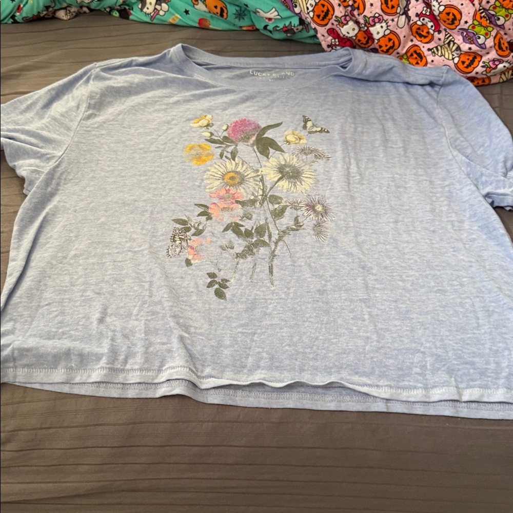 Light Blue Floral Graphic T-Shirt Lucky Brand crop top. NWOT